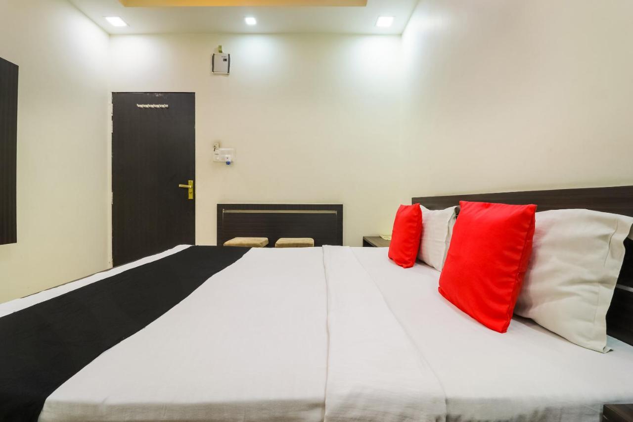 Capital O 15422 Shiva Inn أوناو المظهر الخارجي الصورة