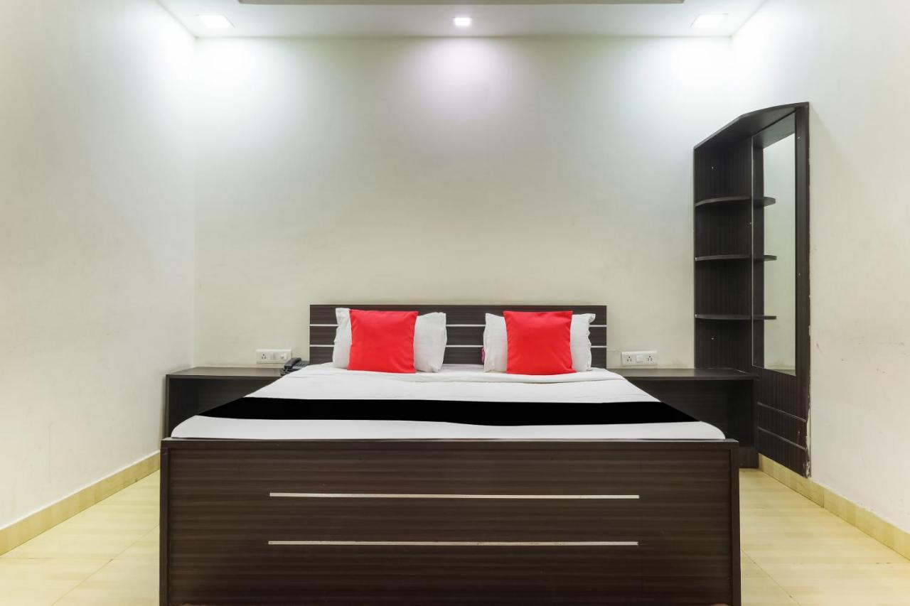Capital O 15422 Shiva Inn أوناو المظهر الخارجي الصورة