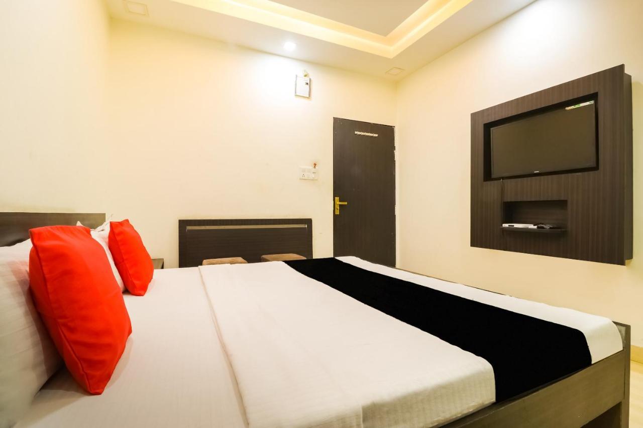Capital O 15422 Shiva Inn أوناو المظهر الخارجي الصورة