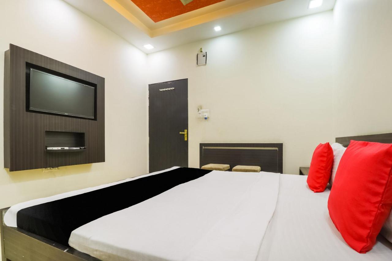 Capital O 15422 Shiva Inn أوناو المظهر الخارجي الصورة