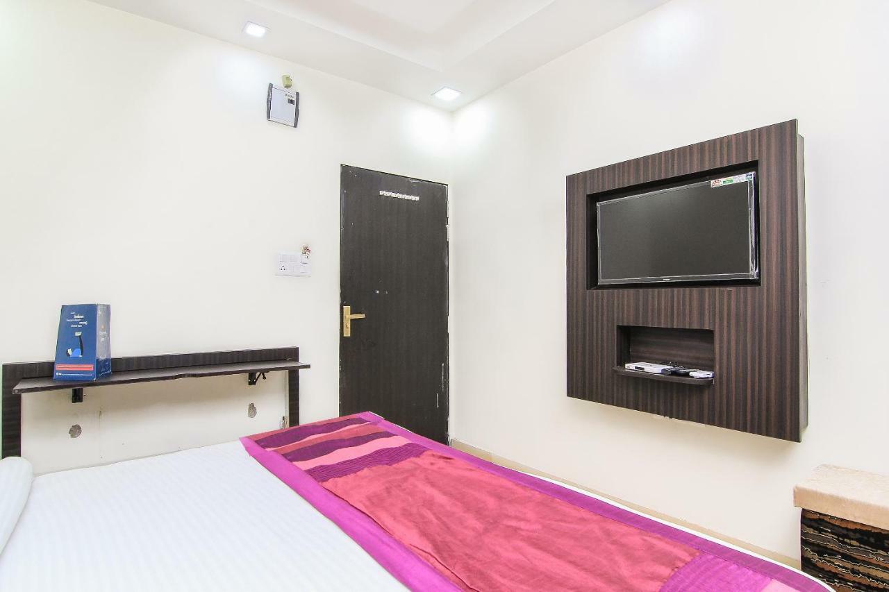 Capital O 15422 Shiva Inn أوناو المظهر الخارجي الصورة