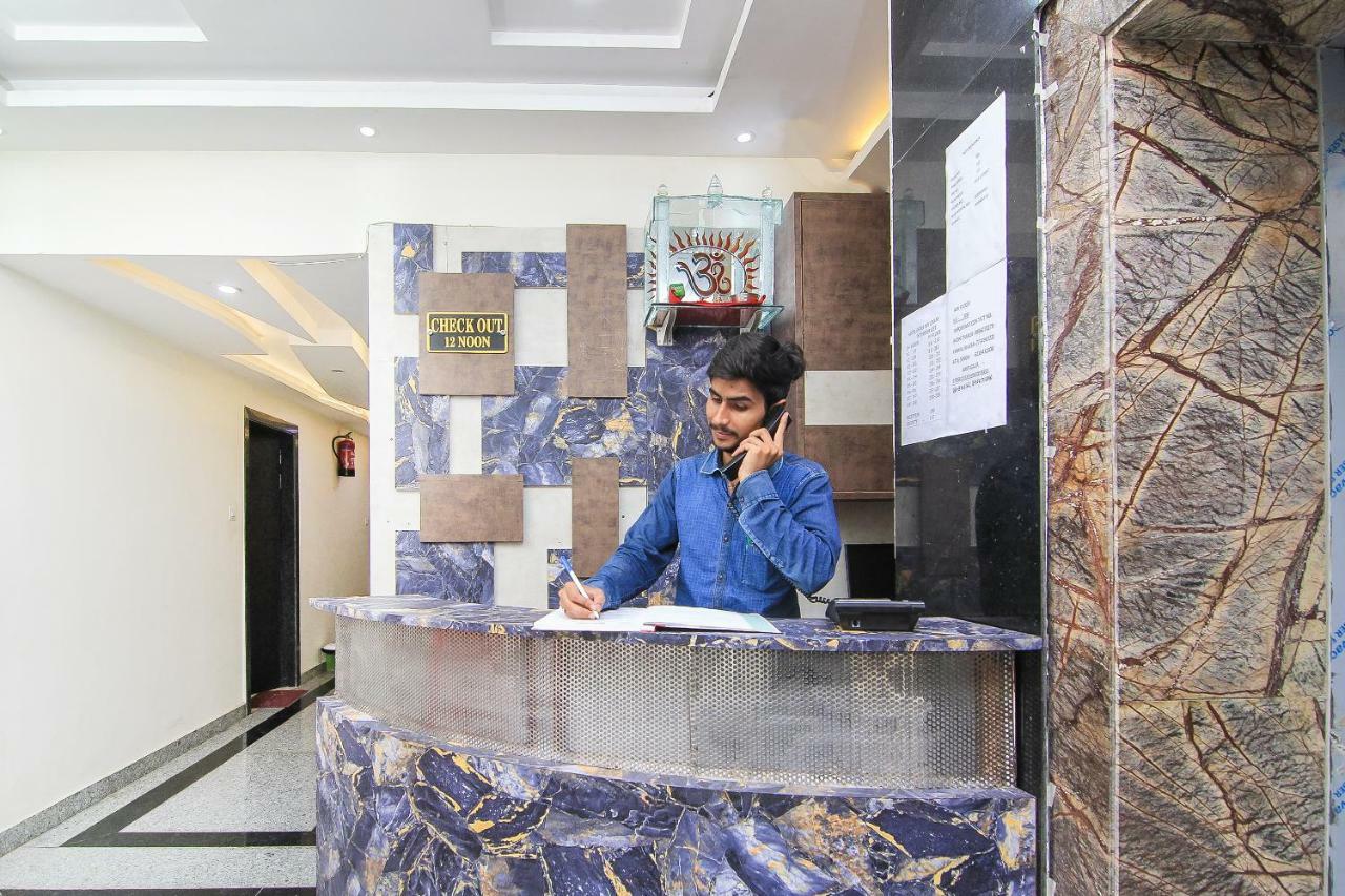 Capital O 15422 Shiva Inn أوناو المظهر الخارجي الصورة