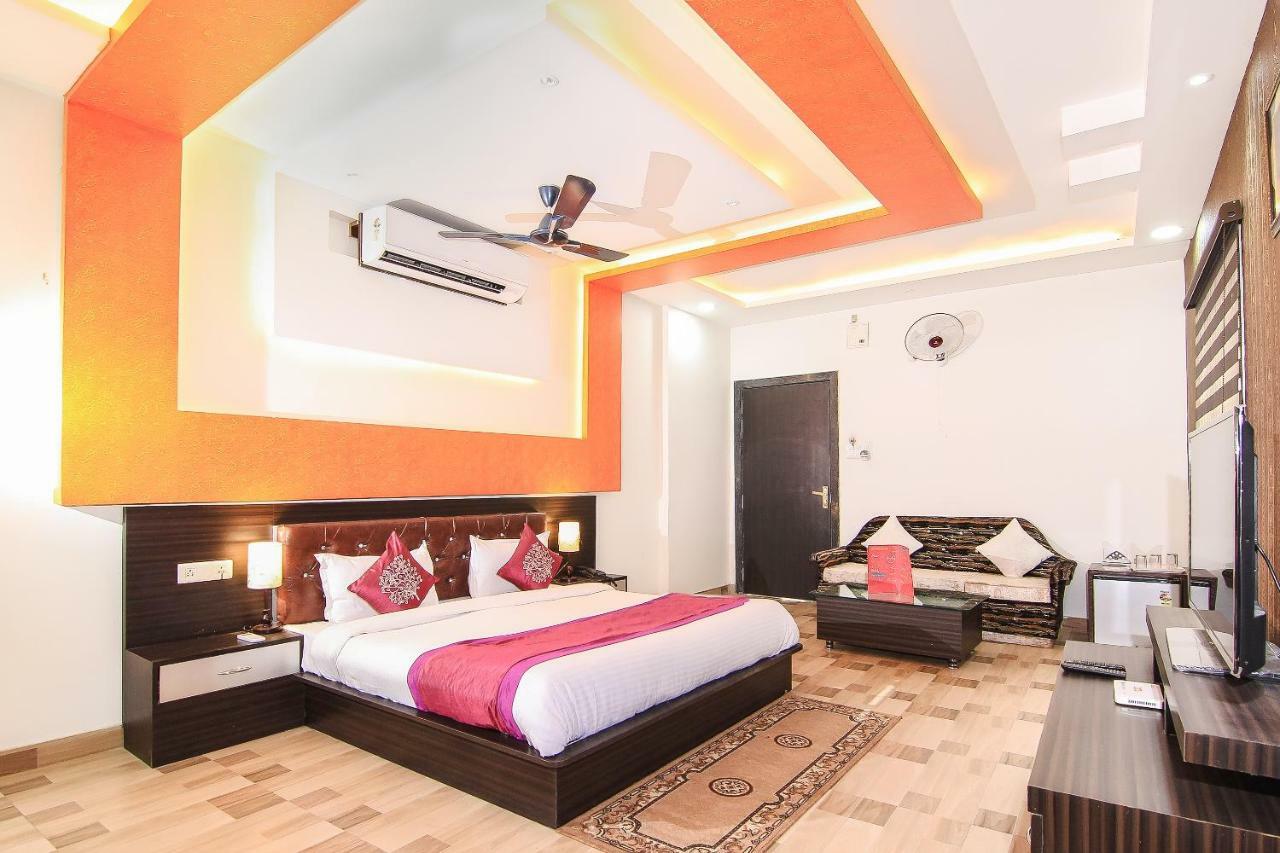 Capital O 15422 Shiva Inn أوناو المظهر الخارجي الصورة